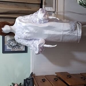 Elegant White Puff-Sleeve Satin Dress